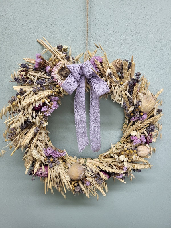 Přečtete si více ze článku VĚNEC ZE SUŠENÝCH KVĚTIN